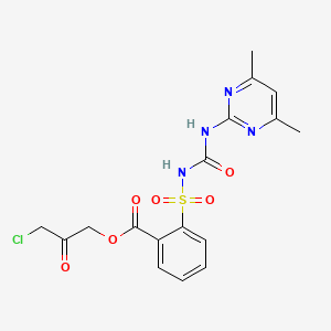 molecular formula C17H17ClN4O6S B1434358 3-氯-2-氧代丙基 2-({[(4,6-二甲基嘧啶-2-基)氨基羰基]氨基}磺酰基)苯甲酸酯 CAS No. 1781241-33-5