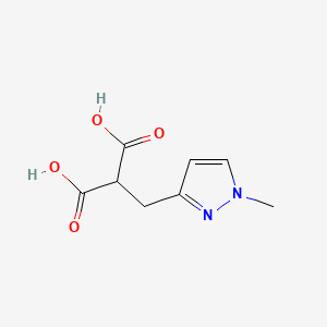 molecular formula C8H10N2O4 B1435691 2-[(1-methyl-1H-pyrazol-3-yl)methyl]propanedioic acid CAS No. 1803601-69-5