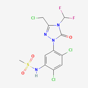 molecular formula C11H9Cl3F2N4O3S B1435747 N-[2,4-dichloro-5-[3-(chloromethyl)-4-(difluoromethyl)-5-oxo-1,2,4-triazol-1-yl]phenyl]methanesulfonamide CAS No. 2088763-17-9