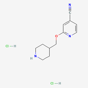molecular formula C12H17Cl2N3O B1435881 2-[(Piperidin-4-yl)methoxy]pyridine-4-carbonitrile dihydrochloride CAS No. 2097936-58-6