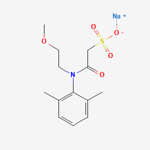 molecular formula C13H18NNaO5S B1435956 sodium;2-[N-(2-methoxyethyl)-2,6-dimethylanilino]-2-oxoethanesulfonate CAS No. 1231710-75-0