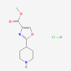 molecular formula C10H15ClN2O3 B1436932 Methyl 2-(4-piperidinyl)-1,3-oxazole-4-carboxylate hydrochloride CAS No. 2203716-18-9