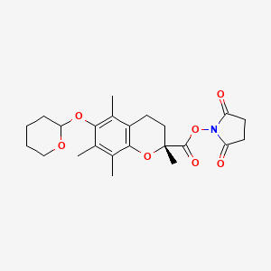 molecular formula C23H29NO7 B1437039 Succinimidyl (2R)-6-(Tetrahydro-2H-pyran-2-yloxy)-2,5,7,8-tetramethylchroman-2-carboxylate CAS No. 1069137-73-0