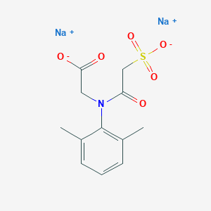 B1437754 [(2,6-Dimethylphenyl)(2-sulfoacetyl)amino]acetic acid sodium salt CAS No. 1196157-87-5