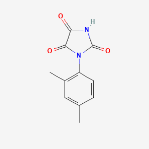molecular formula C11H10N2O3 B1438394 1-(2,4-Dimethylphenyl)imidazolidine-2,4,5-trione CAS No. 1094424-62-0