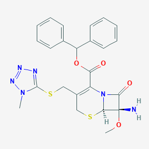 molecular formula C24H24N6O4S2 B143903 (6R,7S)-Benzhydryl 7-amino-7-methoxy-3-(((1-methyl-1H-tetrazol-5-YL)thio)methyl)-8-oxo-5-thia-1-azabicyclo[4.2.0]oct-2-ene-2-carboxylate CAS No. 56610-72-1
