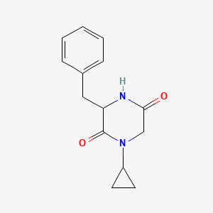 molecular formula C14H16N2O2 B1440625 3-苄基-1-环丙基哌嗪-2,5-二酮 CAS No. 1283107-91-4