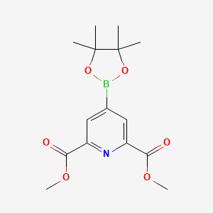molecular formula C15H20BNO6 B1441298 Dimethyl 4-(4,4,5,5-tetramethyl-1,3,2-dioxaborolan-2-yl)pyridine-2,6-dicarboxylate CAS No. 741709-66-0
