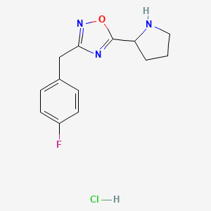 molecular formula C13H15ClFN3O B1442884 3-[(4-Fluorophenyl)methyl]-5-(pyrrolidin-2-yl)-1,2,4-oxadiazole hydrochloride CAS No. 1311315-96-4