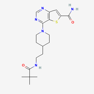 molecular formula C19H27N5O2S B1443639 4-(4-{2-[(2,2-二甲基丙酰)氨基]乙基}哌啶-1-基)噻吩并[3,2-D]嘧啶-6-甲酰胺 CAS No. 1431411-60-7