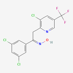 molecular formula C14H8Cl3F3N2O B1446110 (E)-N-{2-[3-chloro-5-(trifluoromethyl)pyridin-2-yl]-1-(3,5-dichlorophenyl)ethylidene}hydroxylamine CAS No. 1708133-27-0