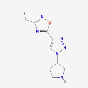 molecular formula C10H14N6O B1446168 3-乙基-5-(1-吡咯啉-3-基-1H-[1,2,3]三唑-4-基)-[1,2,4]噁二唑 CAS No. 1710195-54-2