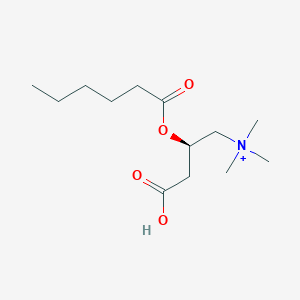 molecular formula C13H26NO4+ B14471183 (R)-3-Carboxy-2-(hexanoyloxy)-N,N,N-trimethylpropan-1-aminium CAS No. 66279-77-4