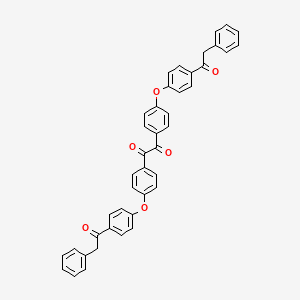molecular formula C42H30O6 B14493159 Bis{4-[4-(phenylacetyl)phenoxy]phenyl}ethane-1,2-dione CAS No. 64180-19-4