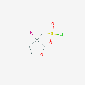 molecular formula C5H8ClFO3S B1450228 (3-氟氧杂环戊烷-3-基)甲磺酰氯 CAS No. 2098055-52-6