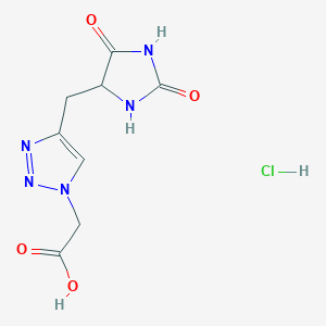 molecular formula C8H10ClN5O4 B1450532 2-{4-[(2,5-dioxoimidazolidin-4-yl)methyl]-1H-1,2,3-triazol-1-yl}acetic acid hydrochloride CAS No. 1786226-08-1