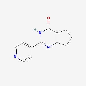 molecular formula C12H11N3O B1451171 2-(pyridin-4-yl)-3H,4H,5H,6H,7H-cyclopenta[d]pyrimidin-4-one CAS No. 874779-30-3