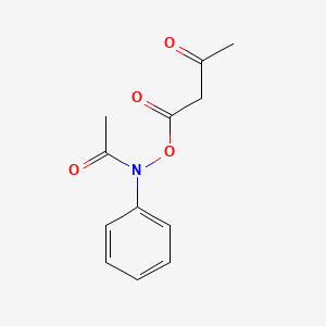 molecular formula C12H13NO4 B14523328 N-[(3-Oxobutanoyl)oxy]-N-phenylacetamide CAS No. 62641-36-5