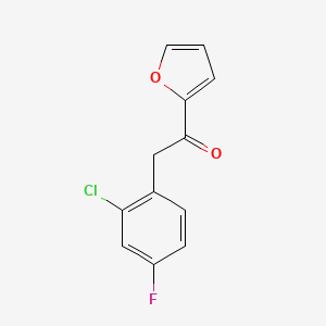 molecular formula C12H8ClFO2 B1454074 2-(2-Chloro-4-fluorophenyl)-1-(furan-2-yl)ethan-1-one CAS No. 1250095-44-3
