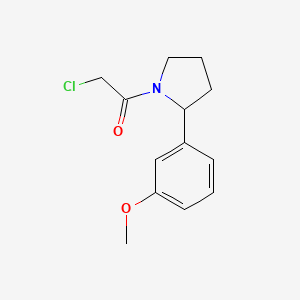 2-Chloro-1-[2-(3-methoxyphenyl)pyrrolidin-1-yl]ethan-1-one