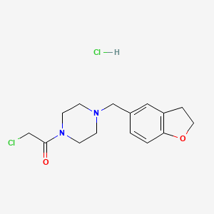 molecular formula C15H20Cl2N2O2 B1455824 2-Chloro-1-[4-(2,3-dihydro-1-benzofuran-5-ylmethyl)piperazin-1-yl]ethan-1-one hydrochloride CAS No. 1334147-69-1