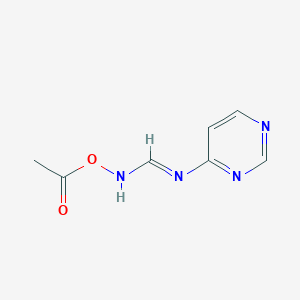 molecular formula C7H8N4O2 B14558764 N-(Acetyloxy)-N'-pyrimidin-4-ylmethanimidamide CAS No. 62260-38-2