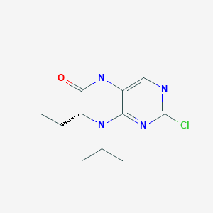 molecular formula C12H17ClN4O B1456868 (R)-2-氯-7-乙基-8-异丙基-5-甲基-7,8-二氢蝶啶-6(5H)-酮 CAS No. 877676-50-1