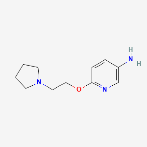 molecular formula C11H17N3O B1456884 5-Amino-2-((pyrrolidin-1-yl)ethoxy)pyridine CAS No. 945720-38-7