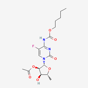 molecular formula C17H24FN3O7 B1457046 [(2R,3R,4R,5R)-2-[5-Fluoro-2-oxo-4-(pentoxycarbonylamino)pyrimidin-1-yl]-4-hydroxy-5-methyloxolan-3-yl] acetate CAS No. 1262133-69-6