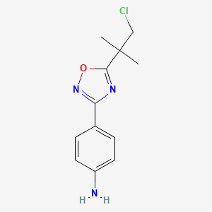 molecular formula C12H14ClN3O B1457904 4-[5-(1-Chloro-2-methylpropan-2-YL)-1,2,4-oxadiazol-3-YL]aniline CAS No. 1373233-51-2