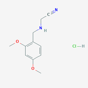 molecular formula C11H15ClN2O2 B1457939 2-{[(2,4-Dimethoxyphenyl)methyl]amino}-acetonitrile hydrochloride CAS No. 1565845-73-9
