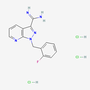 molecular formula C14H15Cl3FN5 B1458629 1-(2-Fluorobenzyl)-1H-pyrazolo[3,4-b]pyridine-3-carboximidamide trihydrochloride CAS No. 1630906-65-8