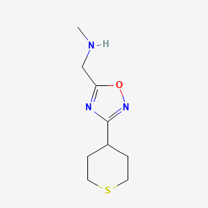 N-methyl-1-(3-(tetrahydro-2H-thiopyran-4-yl)-1,2,4-oxadiazol-5-yl)methanamine
