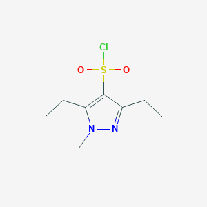 molecular formula C8H13ClN2O2S B1459175 3,5-diethyl-1-methyl-1H-pyrazole-4-sulfonyl chloride CAS No. 1423032-63-6