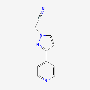 molecular formula C10H8N4 B1459865 2-(3-(吡啶-4-基)-1H-吡唑-1-基)乙腈 CAS No. 2095410-75-4