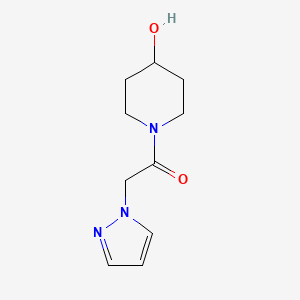 molecular formula C10H15N3O2 B1462727 1-(4-hydroxypiperidin-1-yl)-2-(1H-pyrazol-1-yl)ethan-1-one CAS No. 1156143-36-0