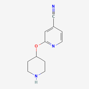 molecular formula C11H13N3O B1463118 2-(Piperidin-4-yloxy)isonicotinonitrile CAS No. 1185540-10-6