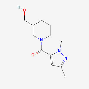 molecular formula C12H19N3O2 B1465700 [1-(1,3-dimethyl-1H-pyrazole-5-carbonyl)piperidin-3-yl]methanol CAS No. 1492312-21-6