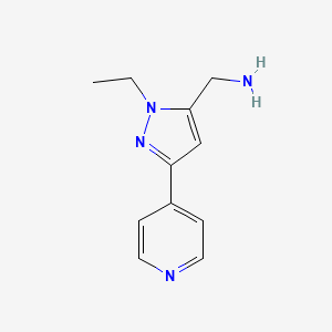 molecular formula C11H14N4 B1471361 (1-乙基-3-(吡啶-4-基)-1H-吡唑-5-基)甲胺 CAS No. 1782367-50-3