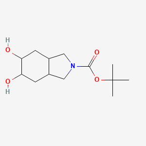 molecular formula C13H23NO4 B1475157 tert-Butyl 5,6-dihydroxyoctahydro-2H-isoindole-2-carboxylate CAS No. 1424940-13-5
