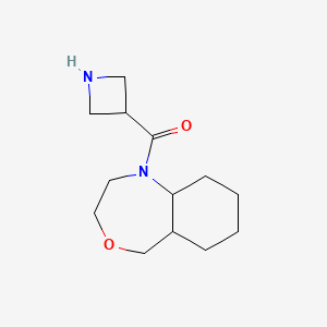 molecular formula C13H22N2O2 B1479005 azetidin-3-yl(octahydrobenzo[e][1,4]oxazepin-1(5H)-yl)methanone CAS No. 2098116-12-0