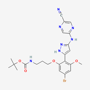 molecular formula C23H26BrN7O4 B14795463 tert-Butyl (3-(5-bromo-2-(5-((5-cyanopyrazin-2-yl)amino)-1H-pyrazol-3-yl)-3-methoxyphenoxy)propyl)carbamate 