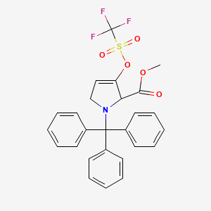 molecular formula C26H22F3NO5S B14797126 Methyl 3-(trifluoromethylsulfonyloxy)-1-trityl-2,5-dihydropyrrole-2-carboxylate 