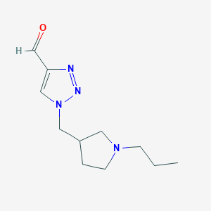 molecular formula C11H18N4O B1481979 1-((1-propylpyrrolidin-3-yl)methyl)-1H-1,2,3-triazole-4-carbaldehyde CAS No. 2098016-93-2