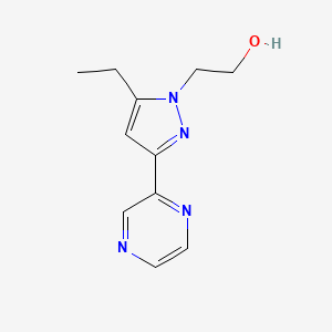 molecular formula C11H14N4O B1482041 2-(5-ethyl-3-(pyrazin-2-yl)-1H-pyrazol-1-yl)ethan-1-ol CAS No. 2098110-40-6