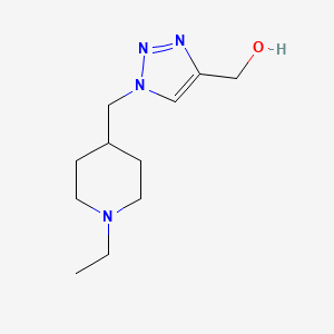 molecular formula C11H20N4O B1482062 (1-((1-ethylpiperidin-4-yl)methyl)-1H-1,2,3-triazol-4-yl)methanol CAS No. 2098118-16-0