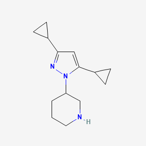 molecular formula C14H21N3 B1482289 3-(3,5-dicyclopropyl-1H-pyrazol-1-yl)piperidine CAS No. 2097964-99-1