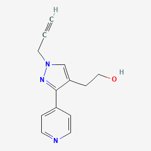molecular formula C13H13N3O B1483245 2-(1-(prop-2-yn-1-yl)-3-(pyridin-4-yl)-1H-pyrazol-4-yl)ethan-1-ol CAS No. 2098084-06-9