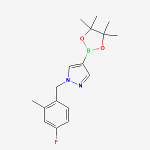 molecular formula C17H22BFN2O2 B1484823 1-(4-Fluoro-2-methylbenzyl)-4-(4,4,5,5-tetramethyl-1,3,2-dioxaborolan-2-yl)-1H-pyrazole CAS No. 1604036-89-6