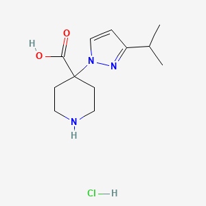 4-(3-Isopropyl-1H-pyrazol-1-yl)-4-piperidinecarboxylic acid hydrochloride